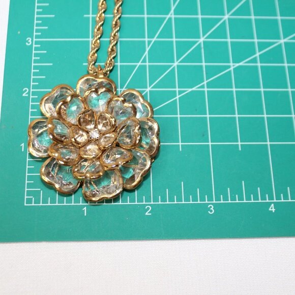 Lola Leoni Floral Crystal Pendant - Picture 4 of 9